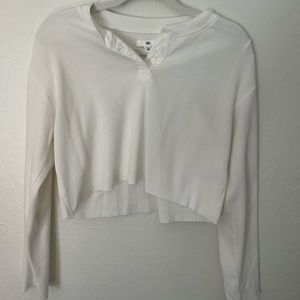 BP cropped long sleeve v-neck
